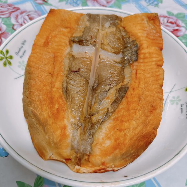YU4 台南牛奶無刺虱目魚肚 肉質細嫩油脂多、香氣十足