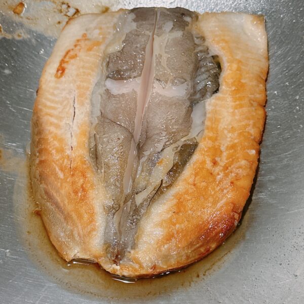 YU4 台南牛奶無刺虱目魚肚 肉質細嫩油脂多、香氣十足
